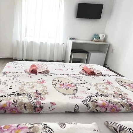 Apartament Linistit / Cozy Apartment 큼홀룸그몰도베네스크 외부 사진