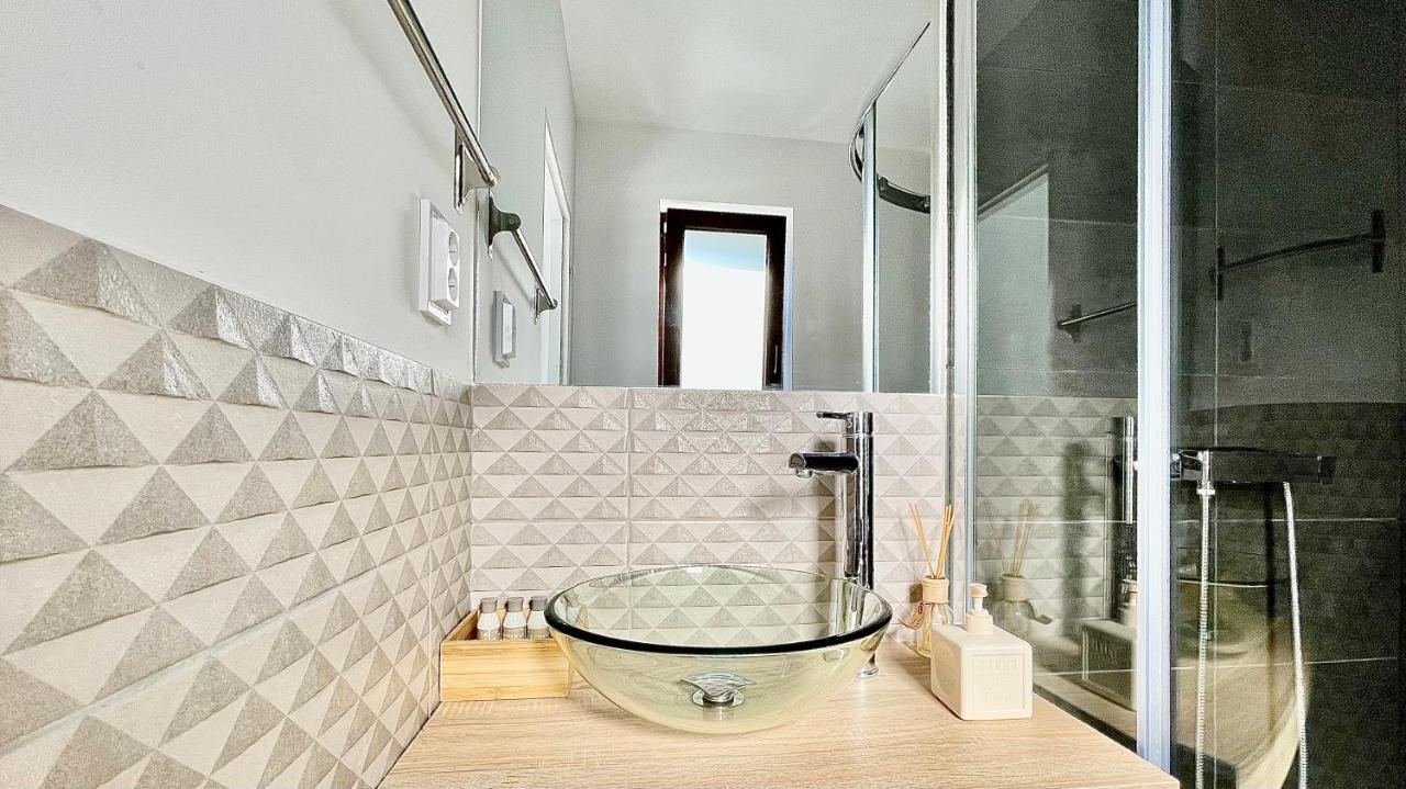 Apartament Linistit / Cozy Apartment 큼홀룸그몰도베네스크 외부 사진